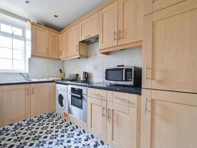 Flat for sale in Paddington, Greater London