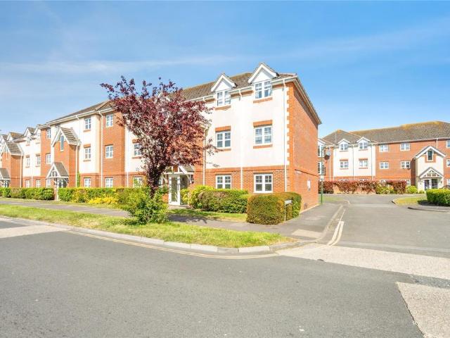 Flat for sale in Chichester, Littlecote