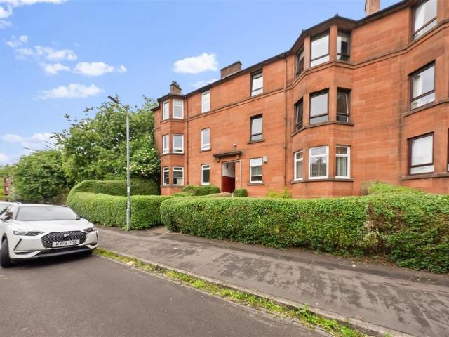 Flat for sale in Riddrie, Scotland