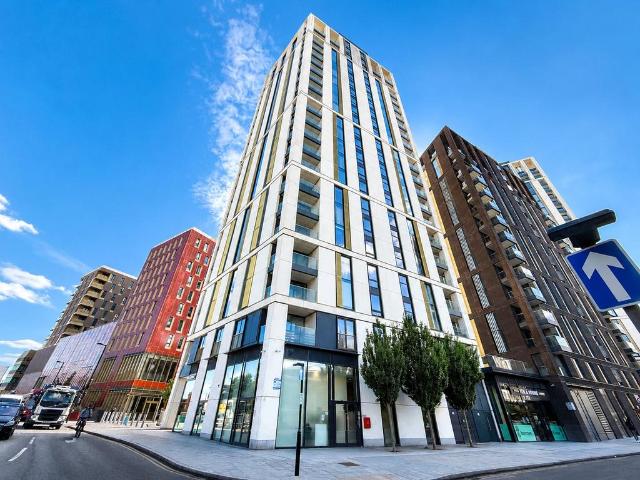 Flat for sale in London Borough of Lewisham, Ladywell