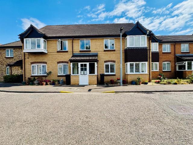 Flat for sale in Peterborough