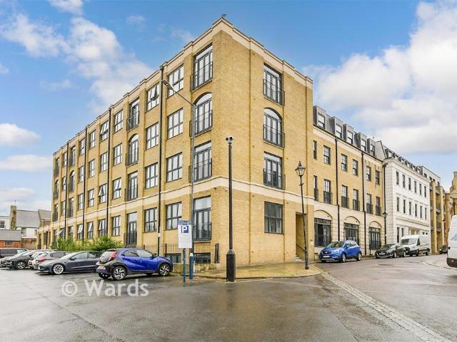 Flat for sale in East Cliff, Acol