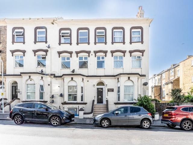 Flat for sale in Cliftonville West, Acol