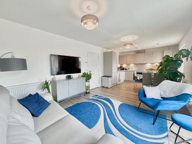 Flat for sale in Eagle Farm, Wavendon