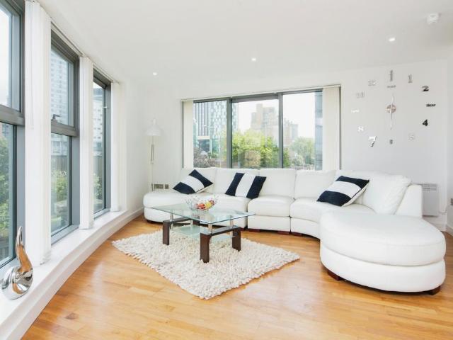 Flat for sale in Calderstones