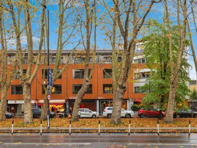 Flat for sale in Stepney, Greater London