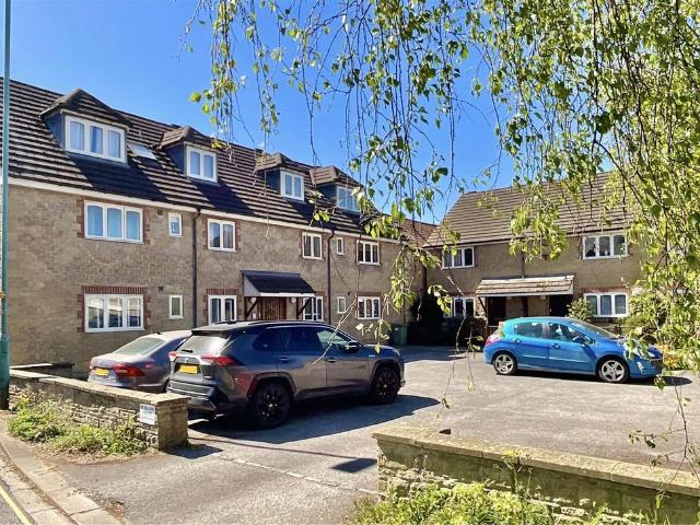 Flat for sale in Chesterton, Fossebridge