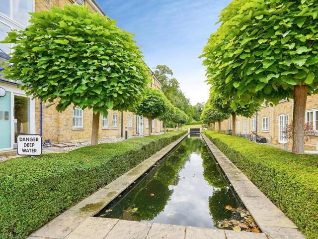 Flat for sale in River, Ash