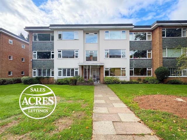 Flat for sale in Maney, Birmingham