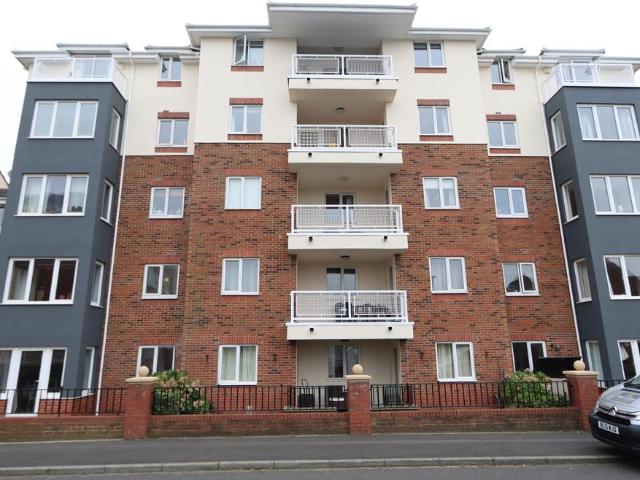 Flat for sale in Meadow Well, North Shields