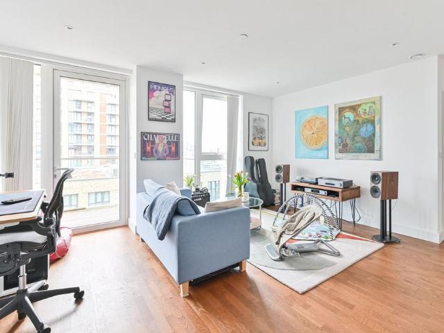 Flat for sale in Glyndon, Plumstead