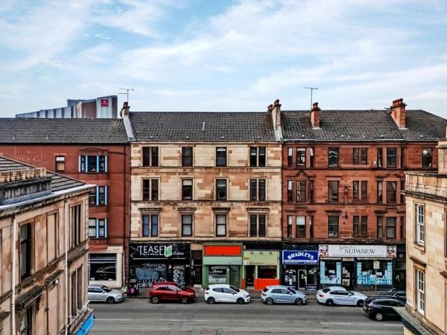 Flat for sale in Partick, Scotland