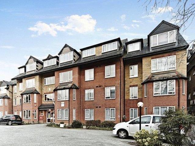 Flat for sale in London Borough of Croydon, Greater London