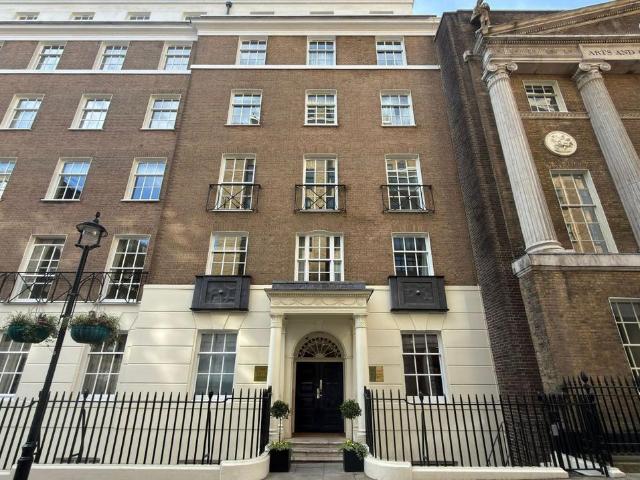 Flat for sale in Covent Garden, Greater London