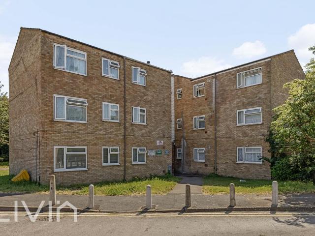 Flat for sale in London Borough of Croydon, Selhurst