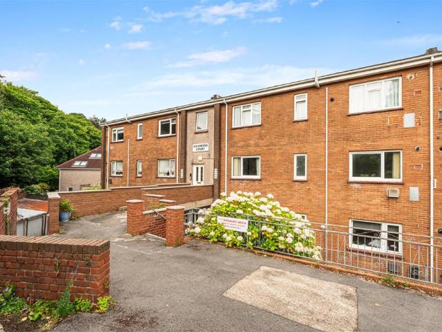 Flat for sale in Nangreaves, Wales