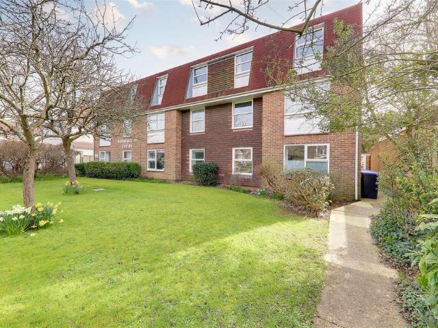Flat for sale in Worthing, West Sussex