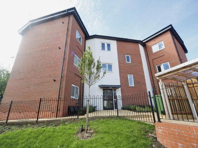 Flat for sale in Mount Pleasant, Redditch