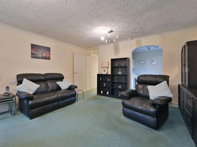 Flat for sale in Bushey