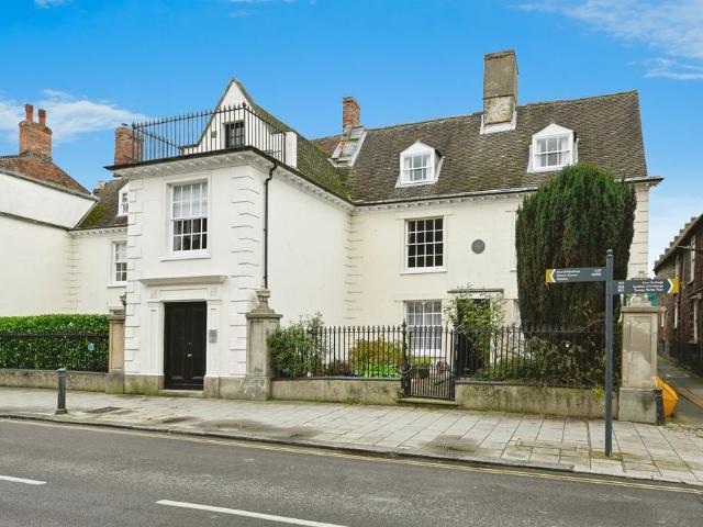Flat for sale in South Lynn, Brookville