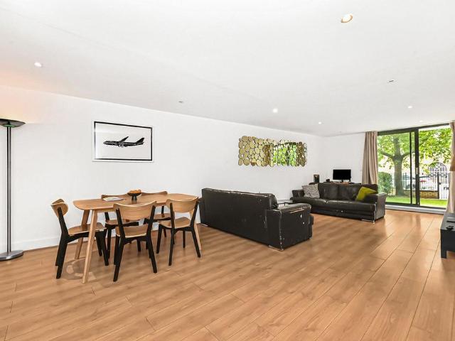 Flat for sale in The Odyssey, Isle Of Dogs