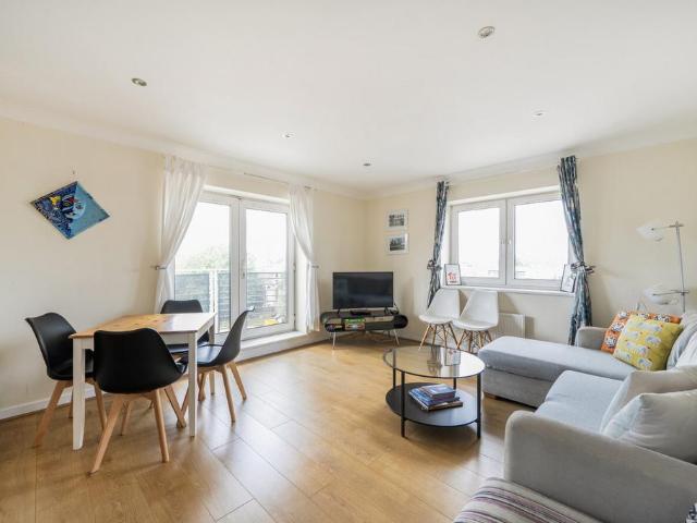 Flat for sale in Kensal Town, Maida Vale