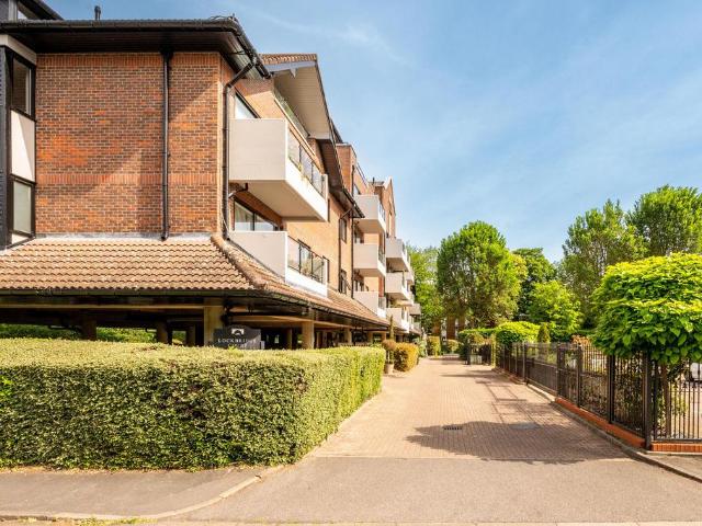 Flat for sale in Fishery, Maidenhead