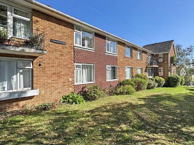 Flat for sale in Bassett Green, Southampton