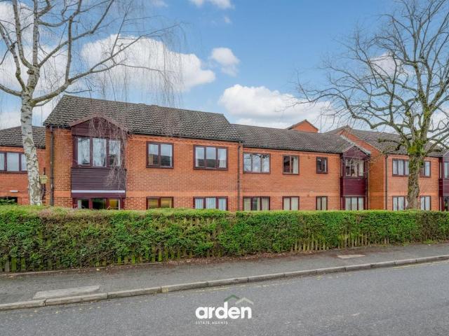 Flat for sale in Redditch, Worcestershire