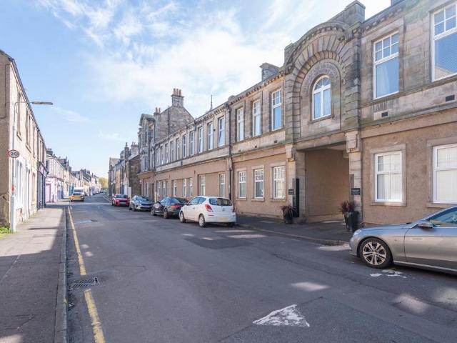 Flat for sale in Pathhead, Kirkcaldy