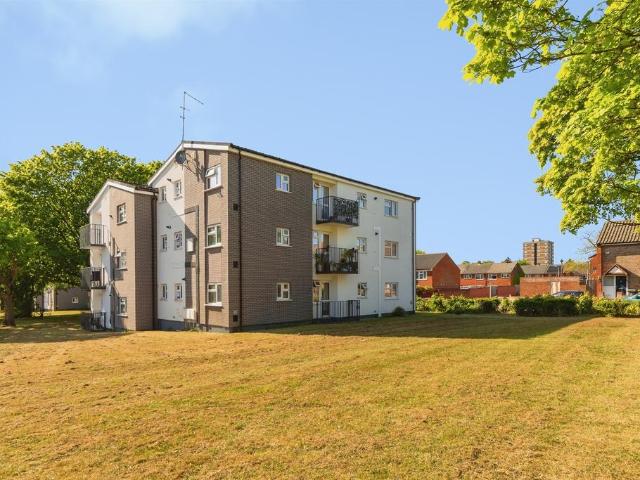 Flat for sale in Bedwell, Shephall