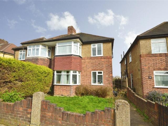 Flat for sale in Whitton, Greater London