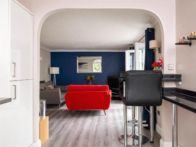 Flat for sale in Broadmead, Feckenham