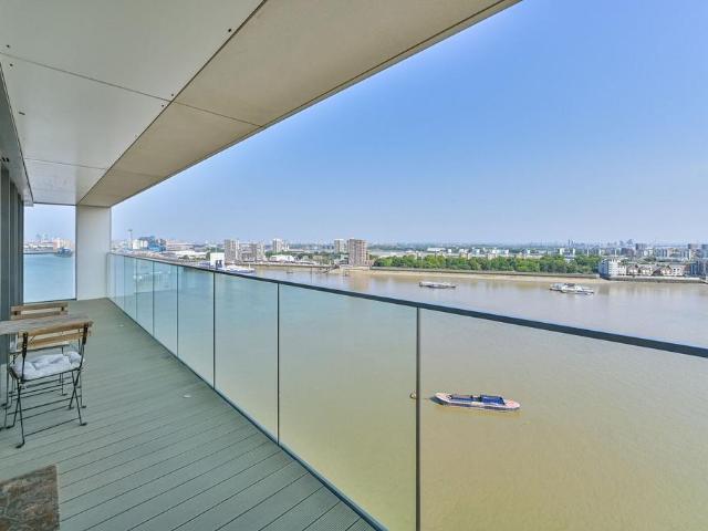 Flat for sale in Greater London