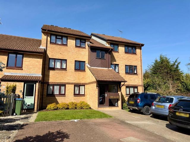 Flat for sale in North Horsham, Horsham