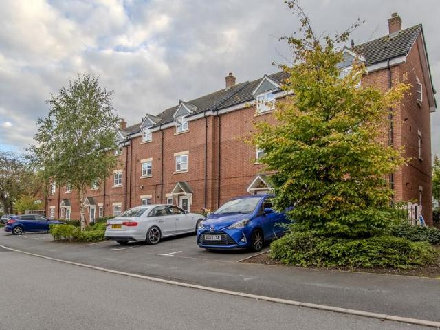 Flat for sale in Stirchley, West Midlands