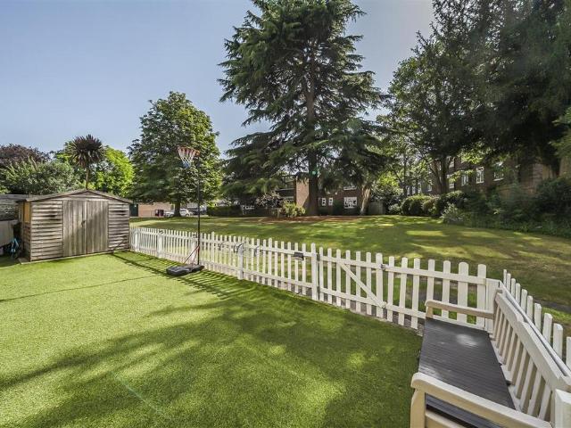 Flat for sale in Putney, Greater London