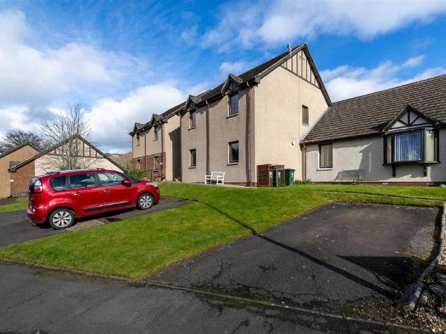 Flat for sale in Bridge Of Earn, Scotland