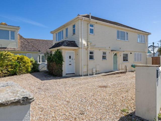 Flat for sale in Littlecote, West Sussex