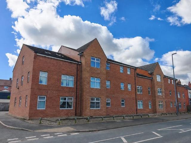 Flat for sale in Kinsley, West Yorkshire