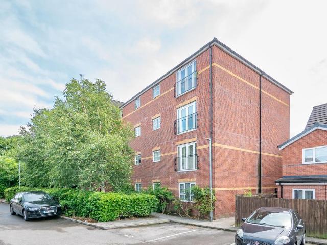 Flat for sale in Georgia, Greater Manchester