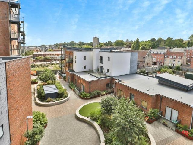 Flat for sale in Lakenham, East Bank