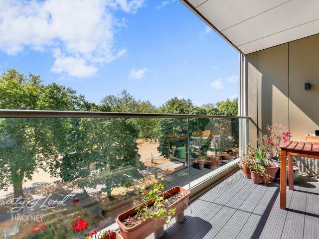 Flat for sale in Clapton, Lower Clapton