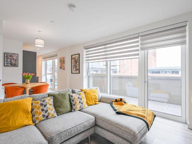 Flat for sale in Upton Gardens, Greater London