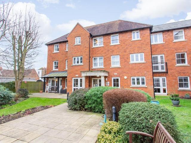 Flat for sale in St. Mildred's, The Bridge
