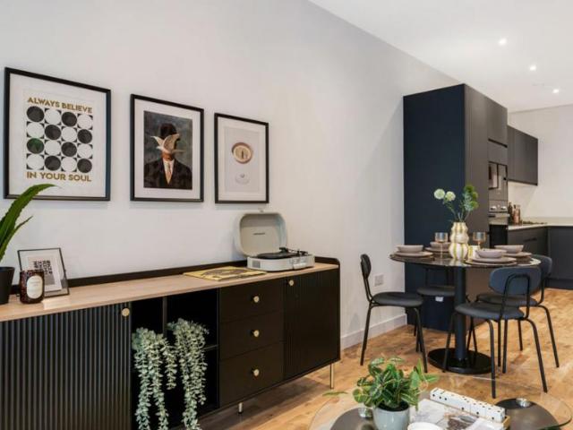 Flat for sale in Battersea, Greater London
