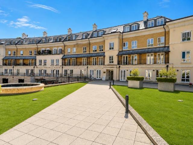 Flat for sale in Horsell, Woking