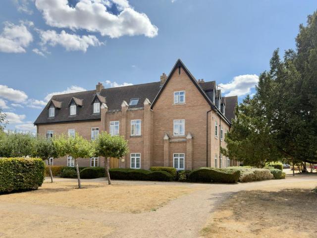 Flat for sale in Huntingdon, Cambridgeshire