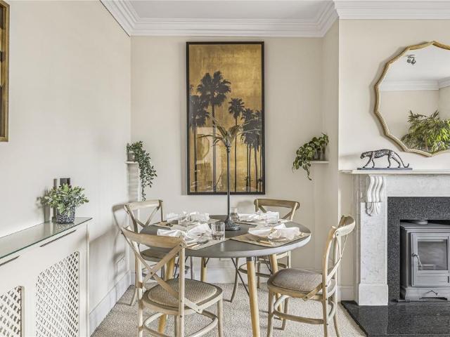 Flat for sale in Fulham, Greater London