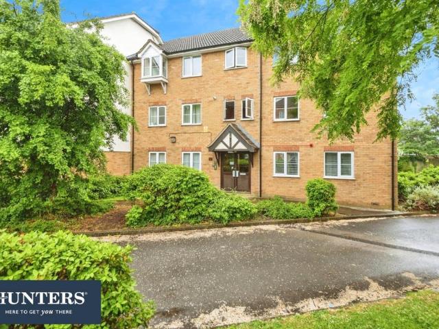 Flat for sale in Alperton, Greater London